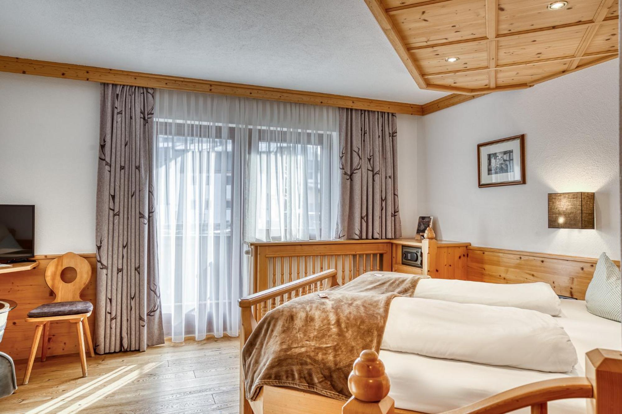Hotel Alpenstolz Mieders Habitación foto